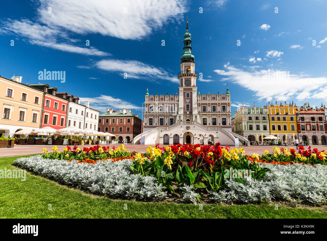 Europe, Poland, Lublin Voivodeship, Zamosc, Market Square and Town Hall [SPEK3KH9K]