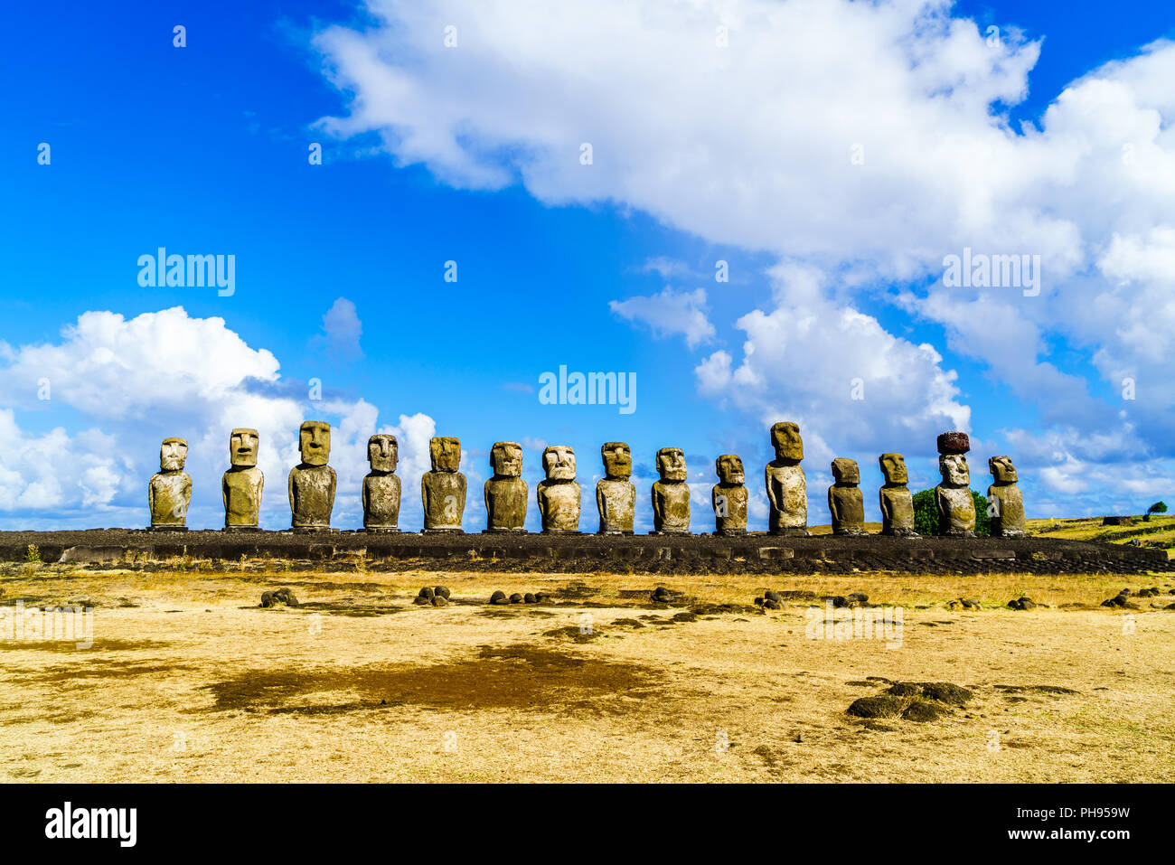Moai at Ahu Tongariki [SPEPH959W]